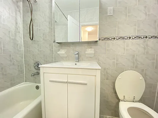 Rented by Compass | media 12