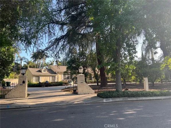 18600 Linnet St, Tarzana, CA 91356