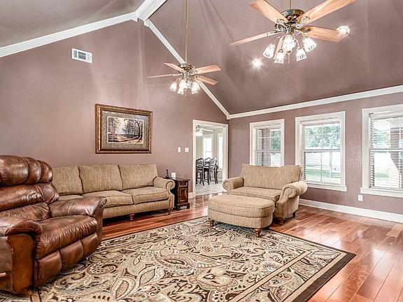 4th image of 41336 Keely Dr