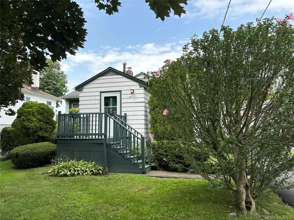 17 Sheridan Avenue, Sloatsburg, NY 10974