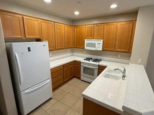 1497 Amsterdam Ct, Upland, CA 91786