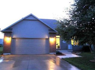 525 Durham Ct, Lawrence, KS 66049