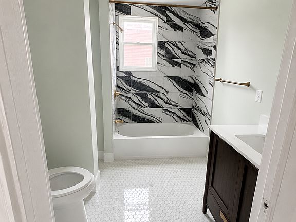 4th image of 12-14 Whitney St #2
