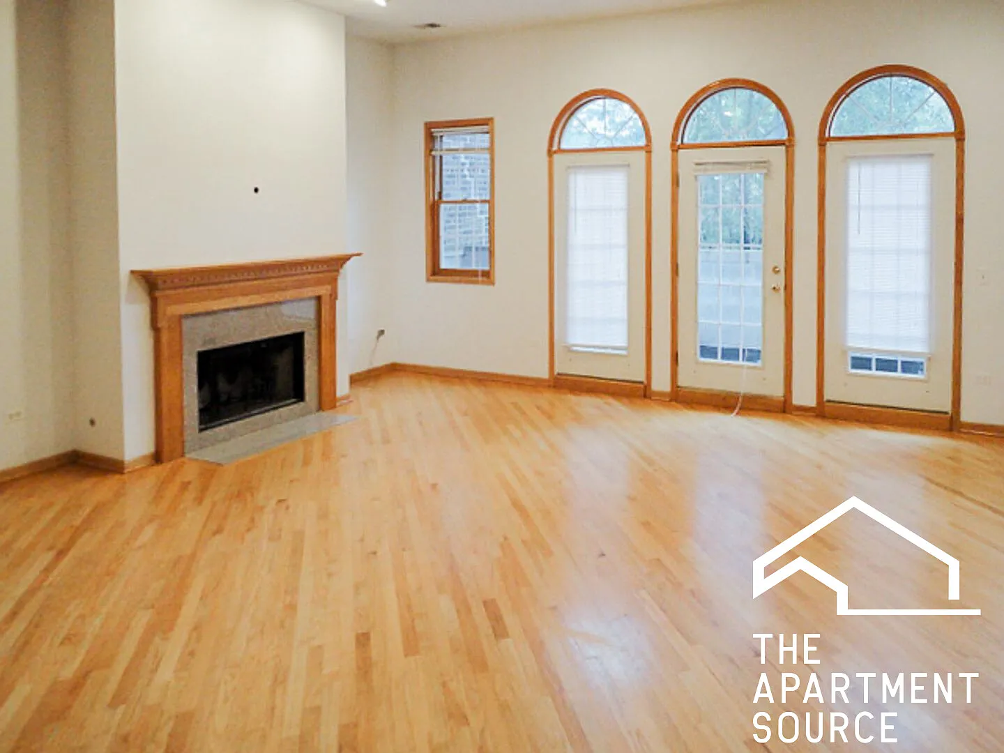 3 bed, 1500 sqft, $5,100 — Photo 2