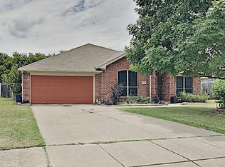 1141 Darren Dr, Burleson, TX 76028