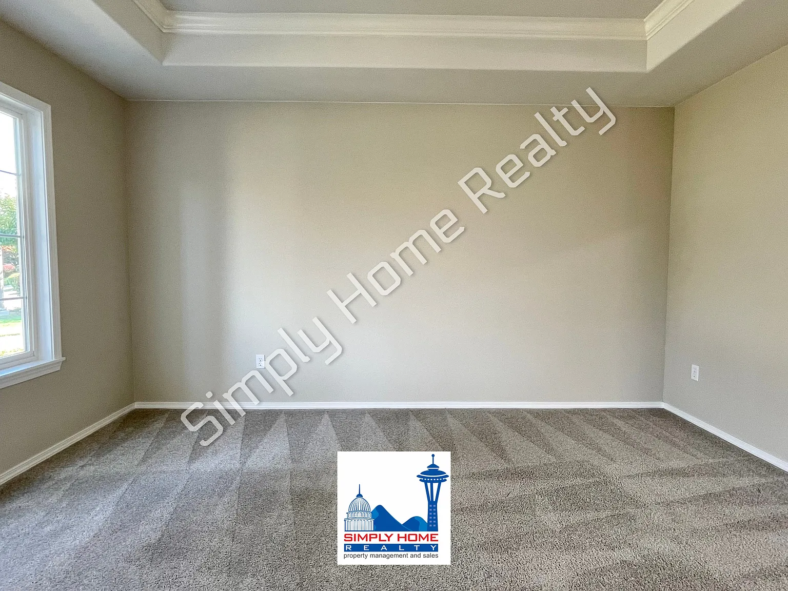 4 bed, 2.5 bath, 2728 sqft, $3,800 — Photo 3