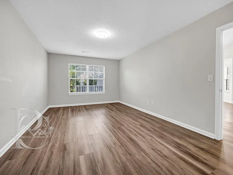 112 Ivy Garden Ln — Photo 18