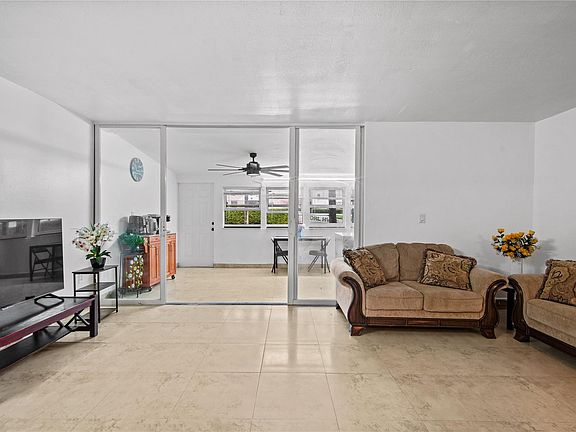 3rd image of 20341 NE 30th Avenue #124