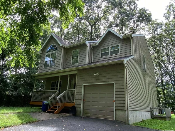 28 East Street, Middle Island, NY 11953