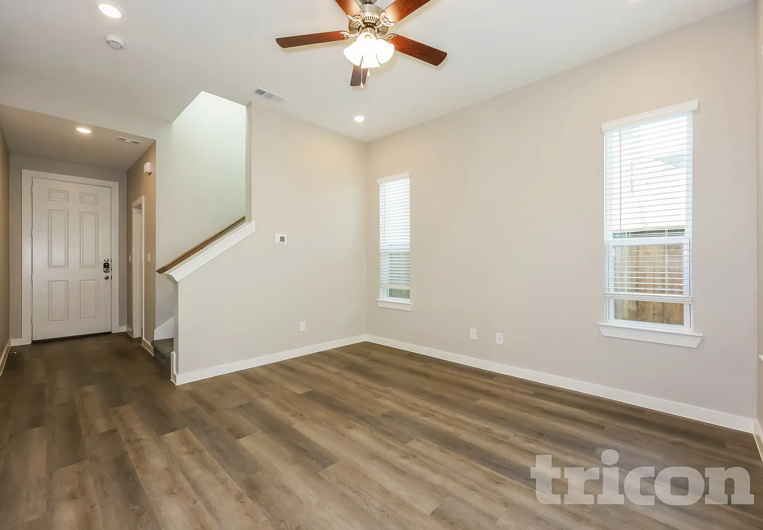 704 Painted Loon Drive Arlington TX — Photo 2