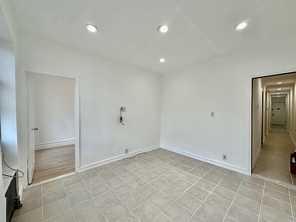 3rd image of 3405 Broadway APT 1A