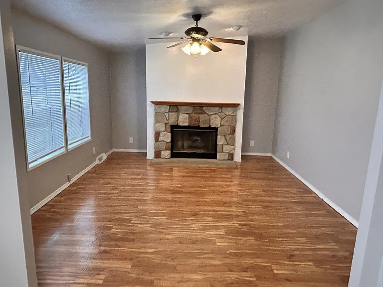 5024 Shamrock Way — Photo 3