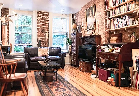 3rd image of 134 Eldridge St APT 1