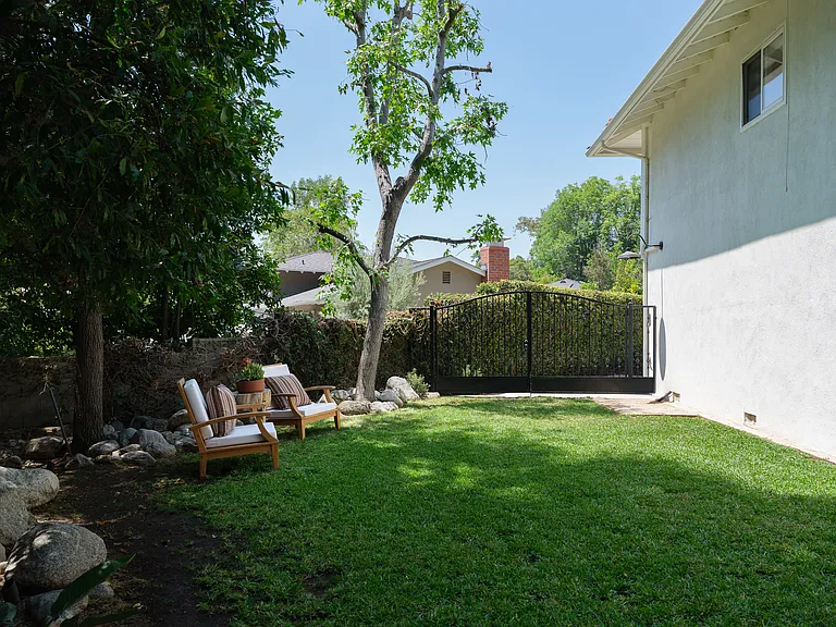 510 Foothill Ave — Photo 50