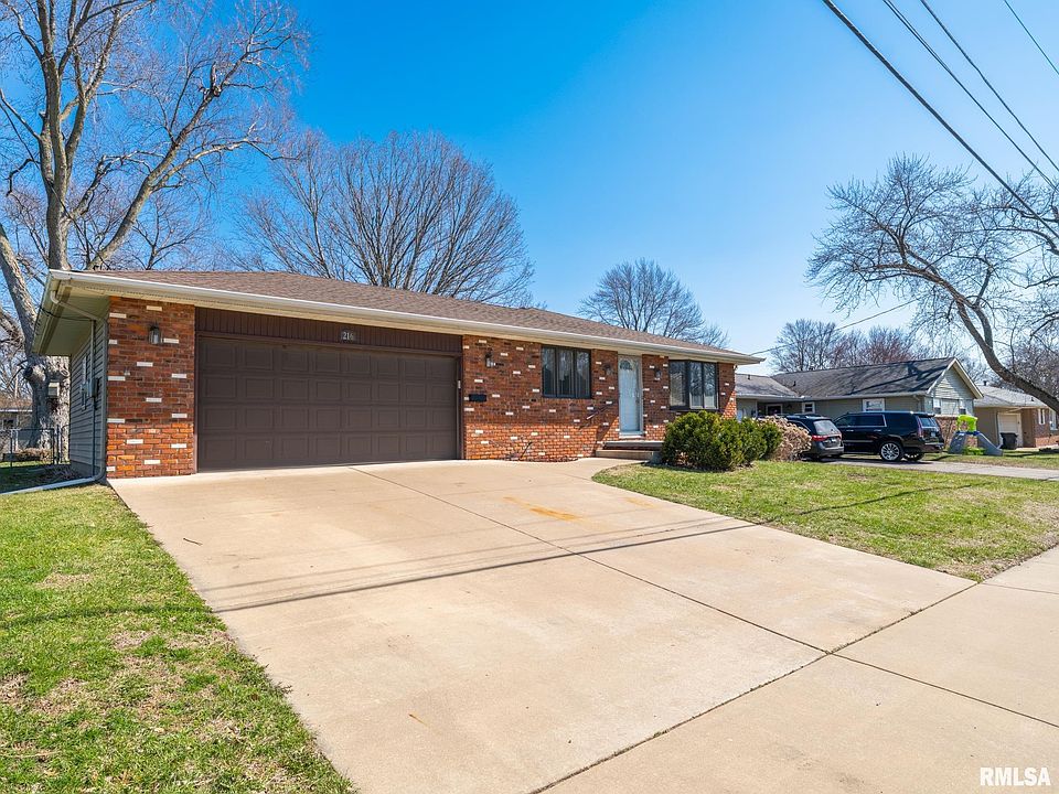1st image of 216 Schramm Dr