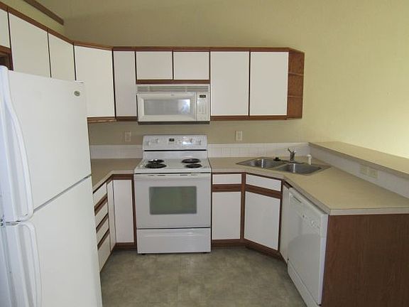 3rd image of 4520 N Ironwood Cir