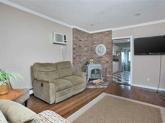 4th image of 648 Pecan St