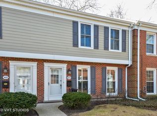 1619 Pebblecreek Dr, Glenview, IL