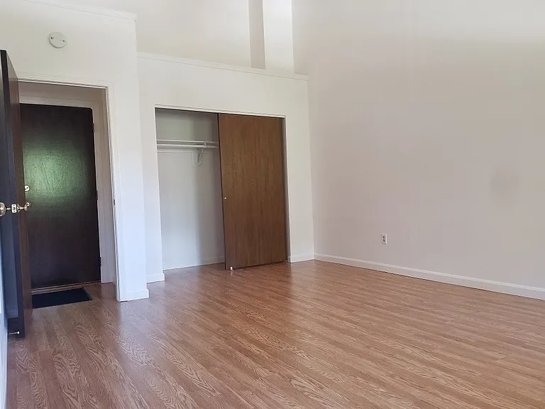 24 E Bluff Rd #24 — Photo 7