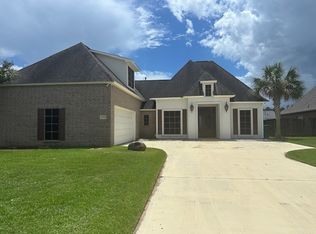 11414 Pleasant Knoll Dr, Denham Springs, LA 70726