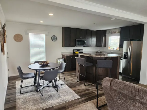 2095 Lancelot Ln #2095, Mankato, MN 56003