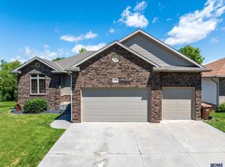 1440 Blanca Dr, Lincoln, NE 68521