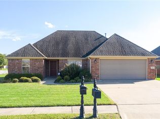 1280 Torbay Trce, Centerton, AR 72719