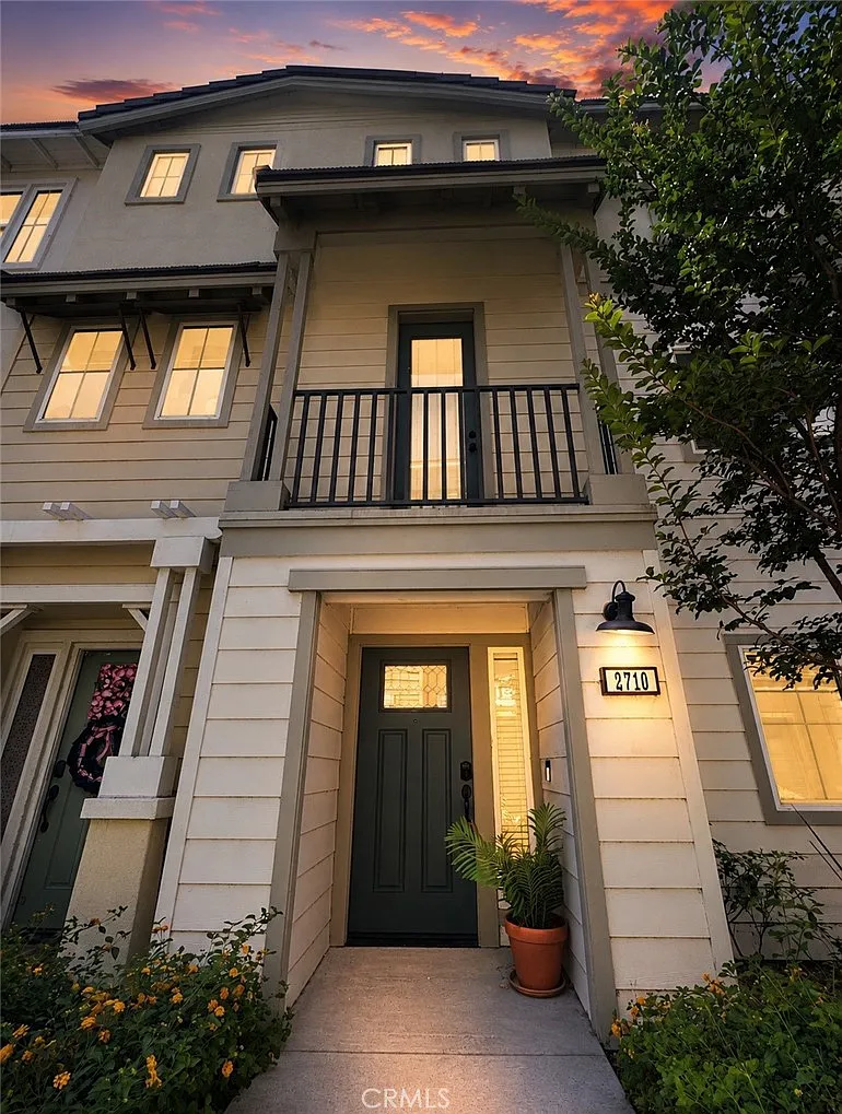 3 bed, 3.5 bath, 1530 sqft, $3,250 — Photo 1