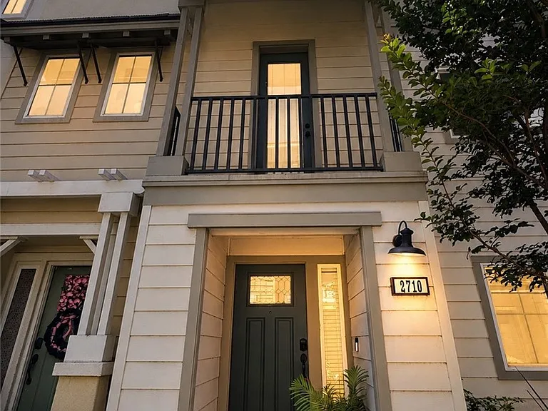 2710 Valor Ln — Photo 1