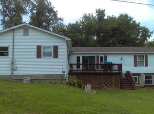 123 Walnut Ln, Belpre, OH 45714