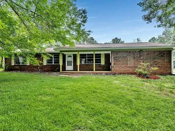 1407 Airport Cir, Jasper, AL 35504