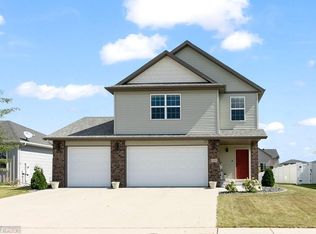 6904 24th St S, Fargo, ND 58104