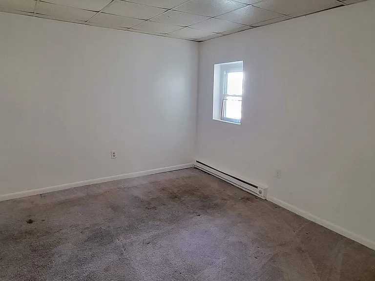 Front 611 N — Photo 7