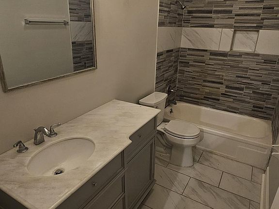 5th image of 4047 Graham Oaks Ct #26