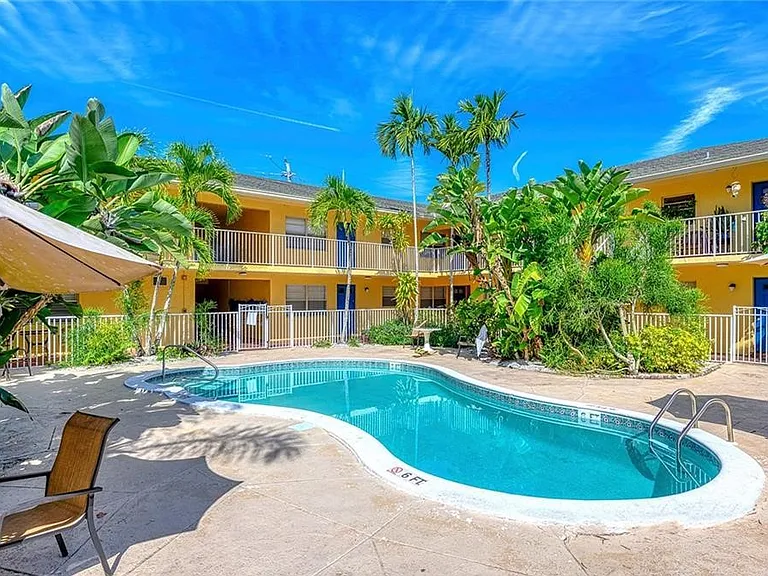 4290 Gulfstream Dr #5 — Photo 1