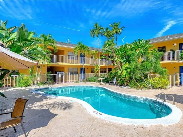 4290 Gulfstream Dr, Naples, FL