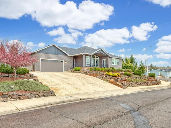 206 Cambridge Ter, Eagle Point, OR 97524