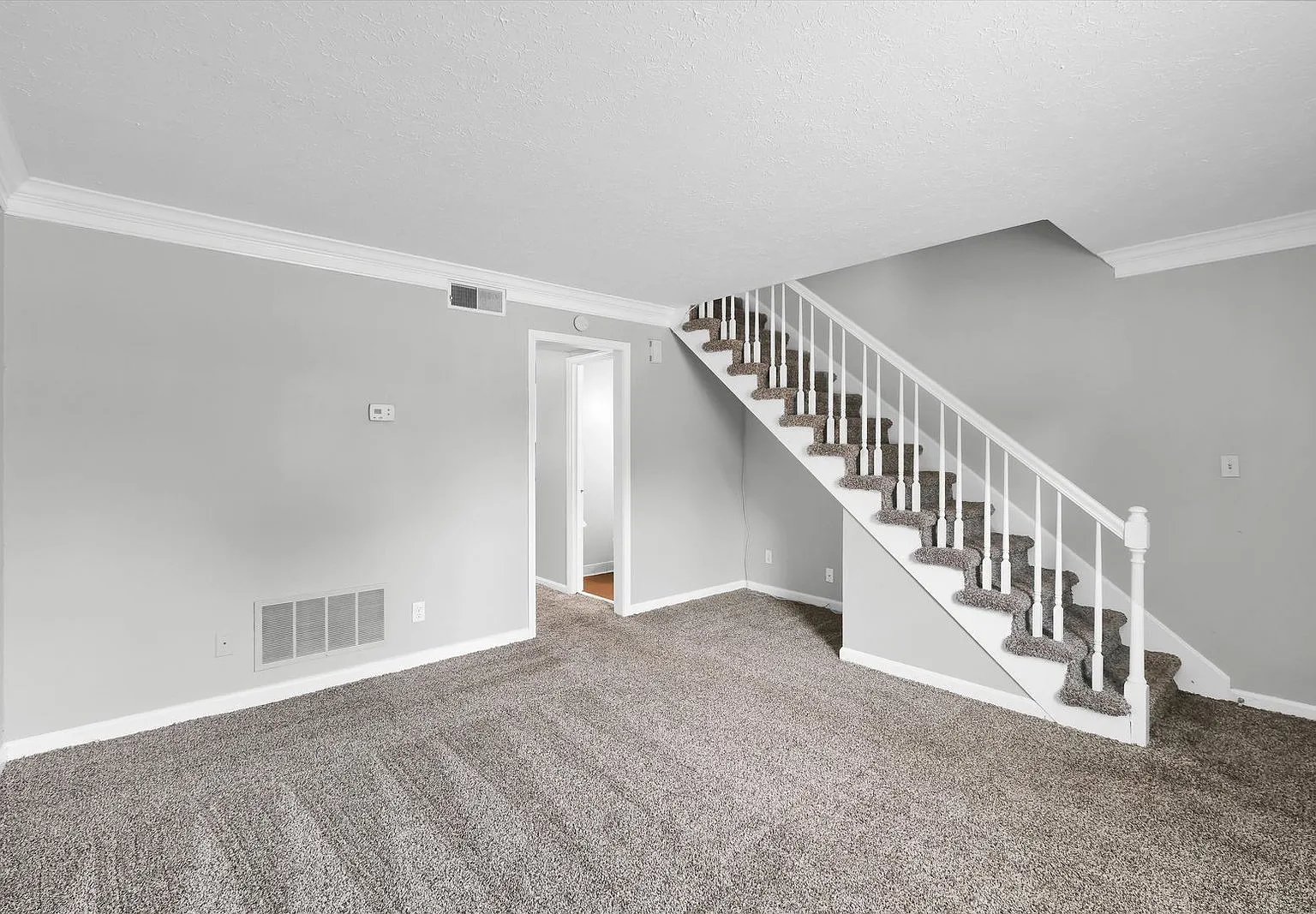 2 bed, 1.5 bath, 900 sqft, $1,125 — Photo 3