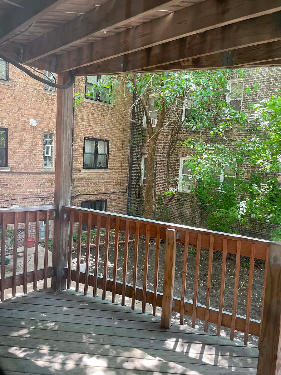 Building Photo - 2841 W Arthur Ave #1