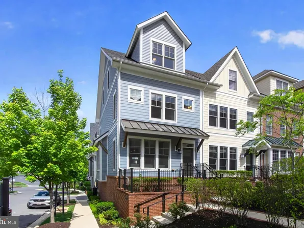 71 Ellsworth Heights St, Silver Spring, MD 20910