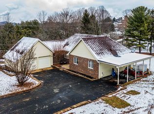 1299 Bakers Ridge Rd, Morgantown, WV 26505