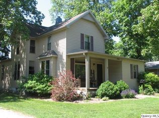 908 Main St, Carthage, IL 62321