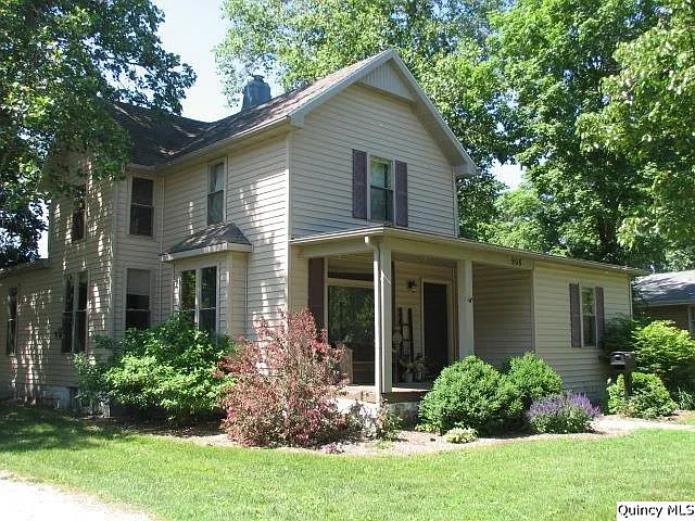 908 Main St photo 1