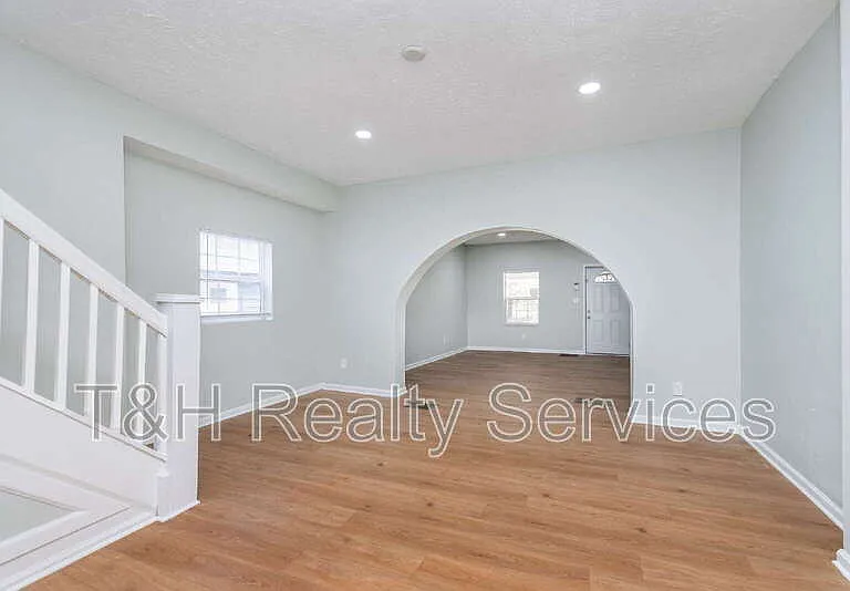 326 Jefferson Ave — Photo 29