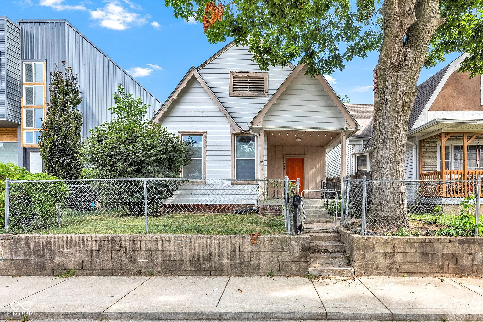 718 Parkway Ave photo 1