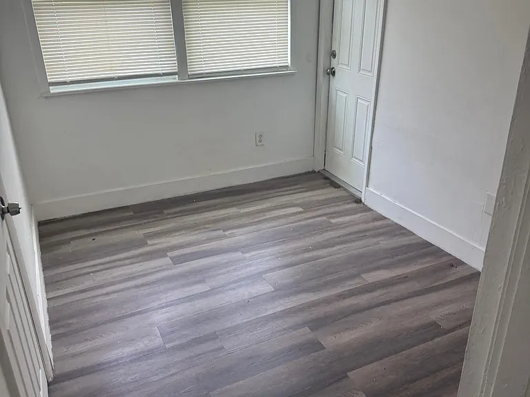 5521 SW 34th St #2 — Photo 9