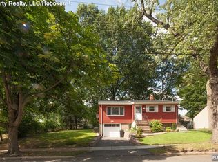 26 Sycamore Rd, Dumont, NJ 07628