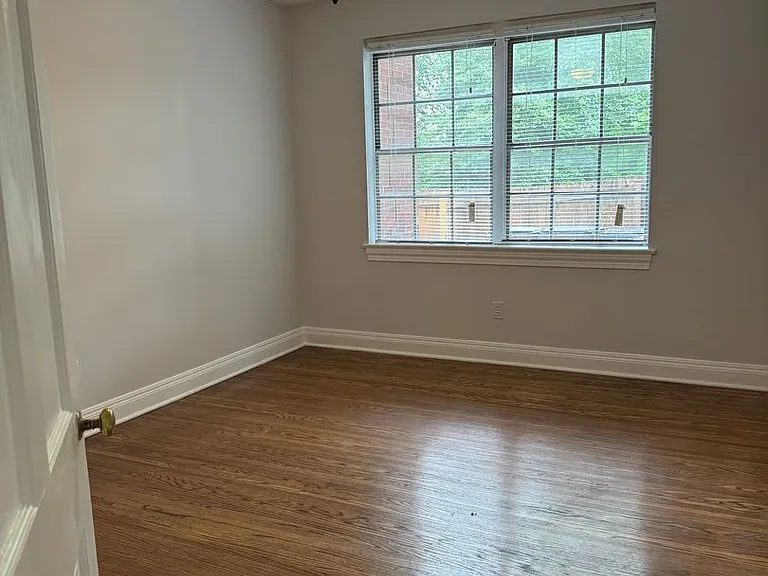 2079 Douglass Blvd — Photo 9