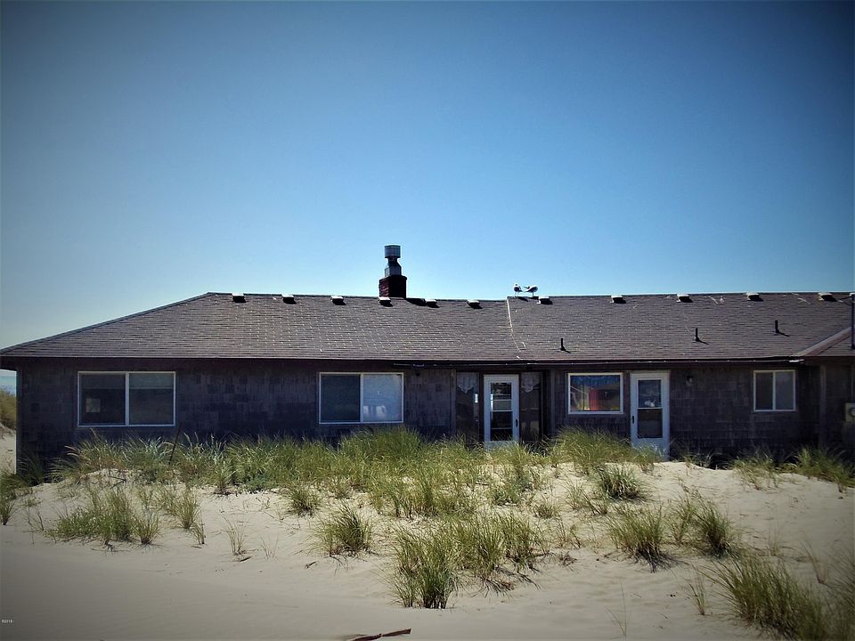 1st image of 102 NW Oceania Dr