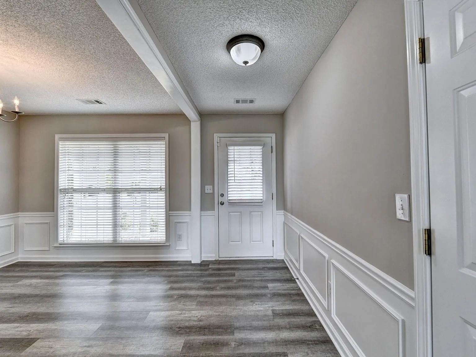 9210 Friarbridge Dr — Photo 4